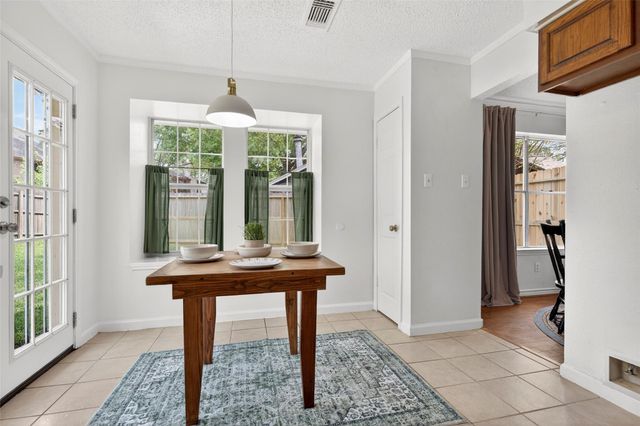 9206 Kirkleigh Street, Spring, TX 77379