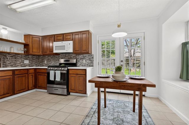 9206 Kirkleigh Street, Spring, TX 77379