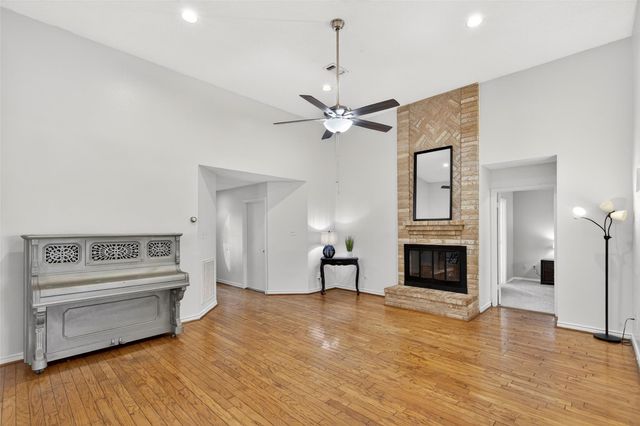 9206 Kirkleigh Street, Spring, TX 77379