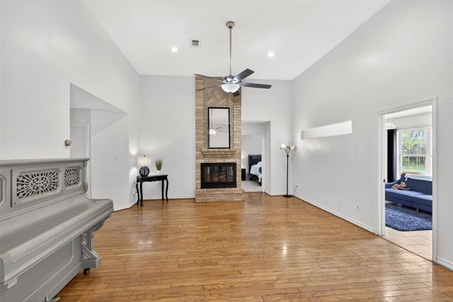 9206 Kirkleigh Street, Spring, TX 77379