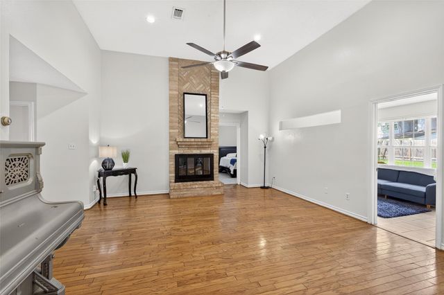 9206 Kirkleigh Street, Spring, TX 77379