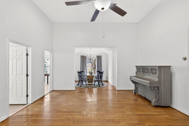 9206 Kirkleigh Street, Spring, TX 77379