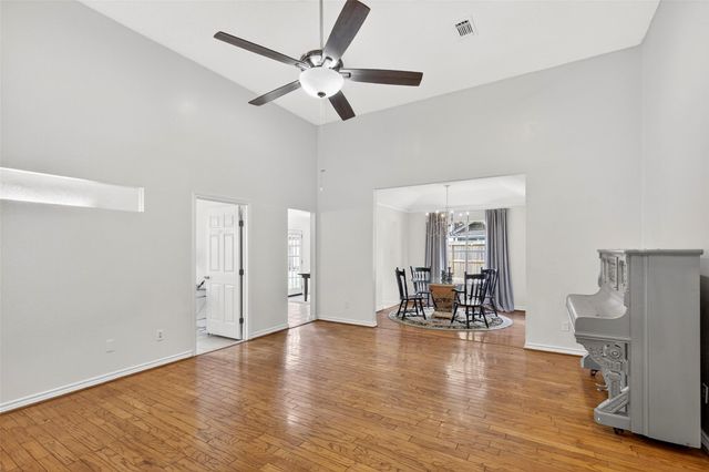 9206 Kirkleigh Street, Spring, TX 77379