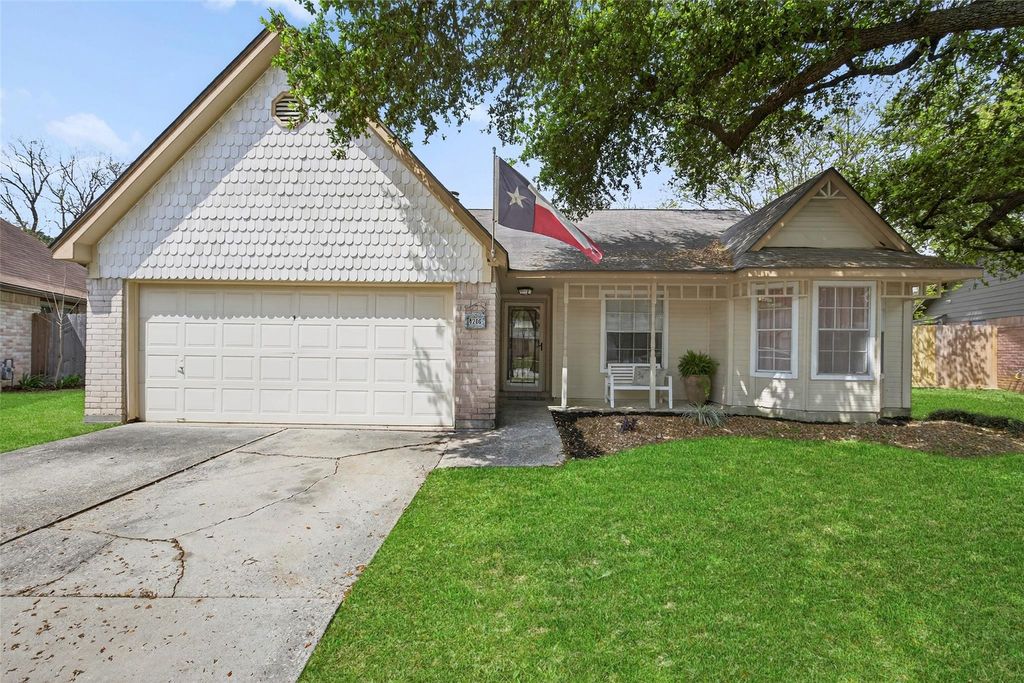 9206 Kirkleigh Street, Spring, TX 77379