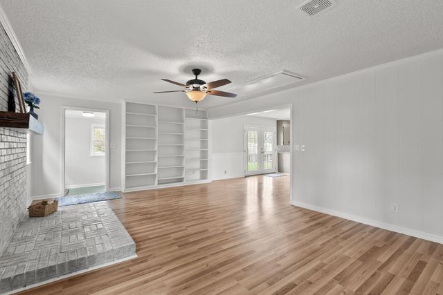 1035 New Deal Potts Rd, Cottontown, TN 37048