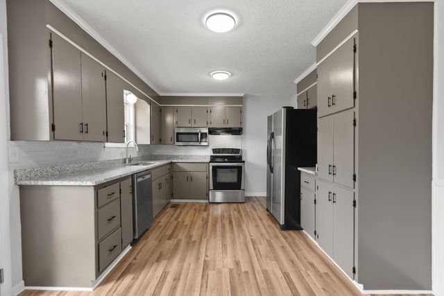 1035 New Deal Potts Rd, Cottontown, TN 37048