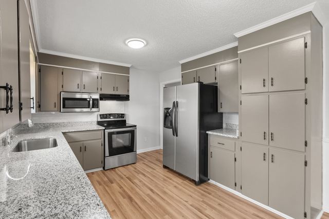 1035 New Deal Potts Rd, Cottontown, TN 37048