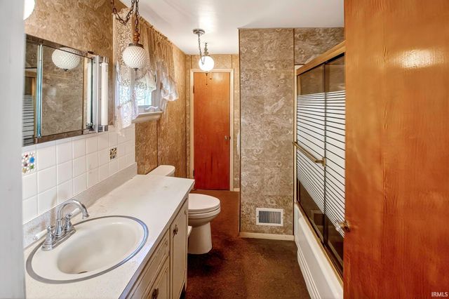 11648 N State Rd 1, Ossian, IN 46777