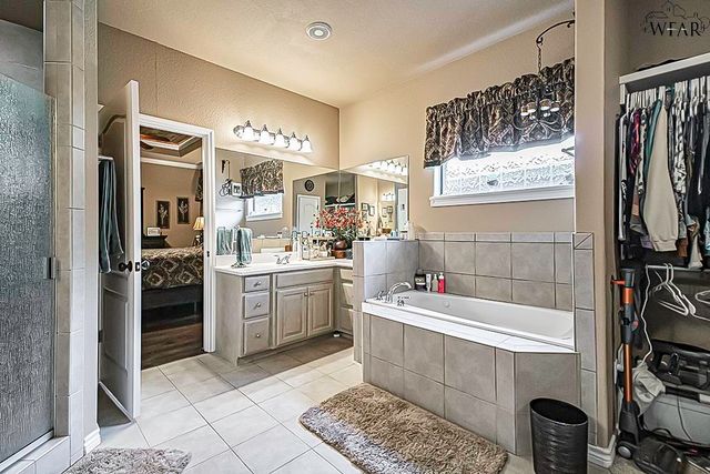 4157 CANDLEWOOD CIRCLE, Wichita Falls, TX 76308
