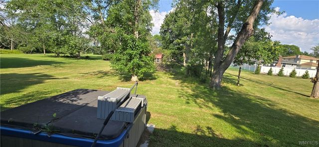 33 Heim Road, Amherst, NY 14221