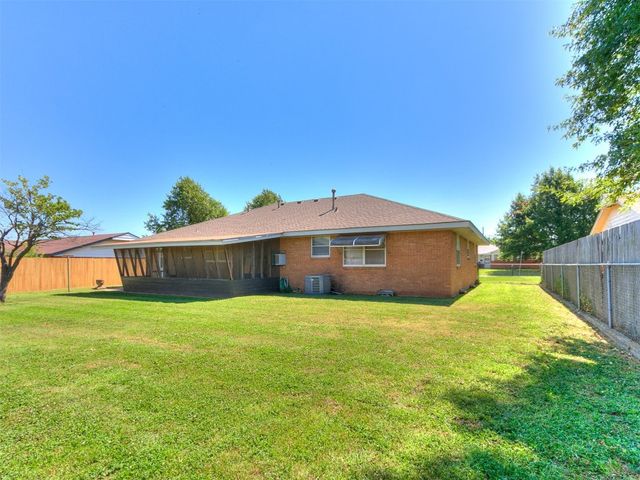 1502 S Reno Avenue, El Reno, OK 73036
