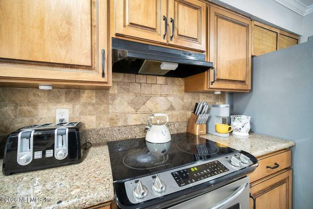 11613 LAKE RIDE Drive, Jacksonville, FL 32223