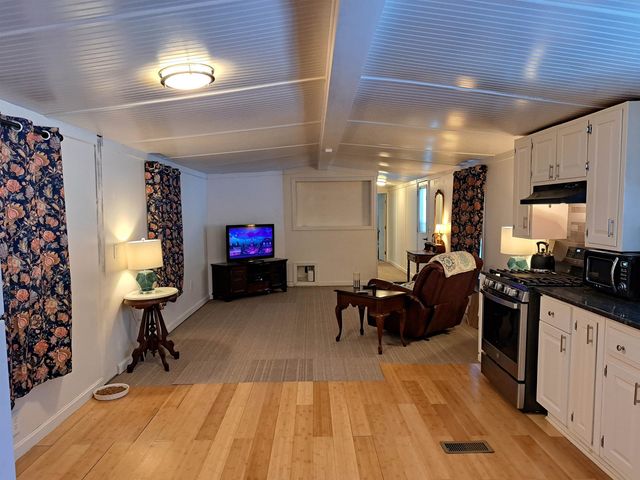 1025 Mountainview Avenue, Charlestown, NH 03603