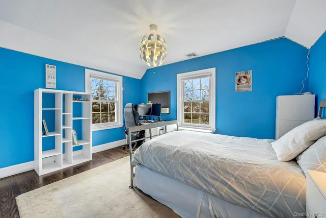 21 Homestead Avenue, Scarsdale, NY 10583