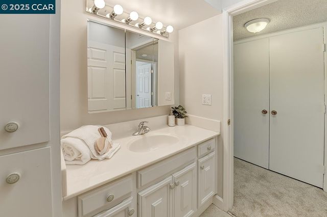 1424 Canyonwood Ct 1, Walnut Creek, CA 94595