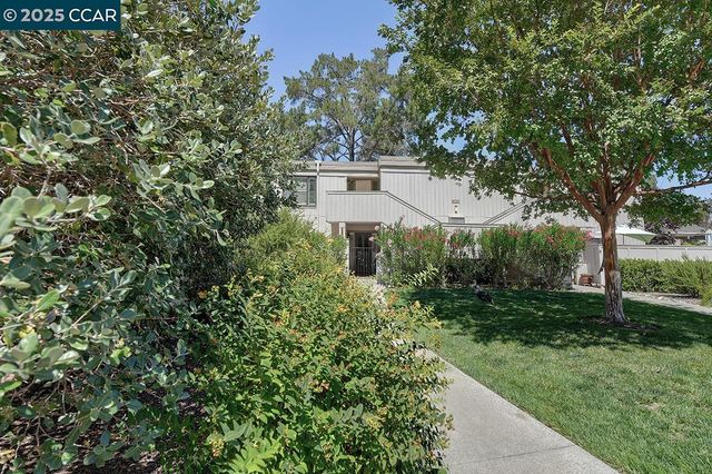 1424 Canyonwood Ct 1, Walnut Creek, CA 94595