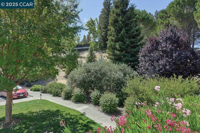 1424 Canyonwood Ct 1, Walnut Creek, CA 94595