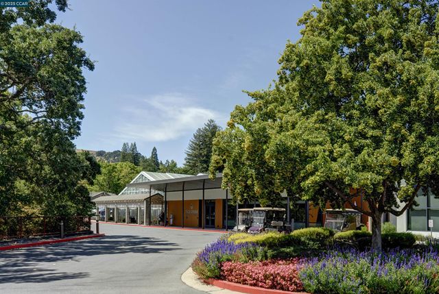 1424 Canyonwood Ct 1, Walnut Creek, CA 94595