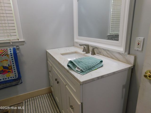 1003 W Scotsdale Road, Laurinburg, NC 28352