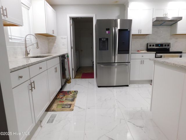 1003 W Scotsdale Road, Laurinburg, NC 28352