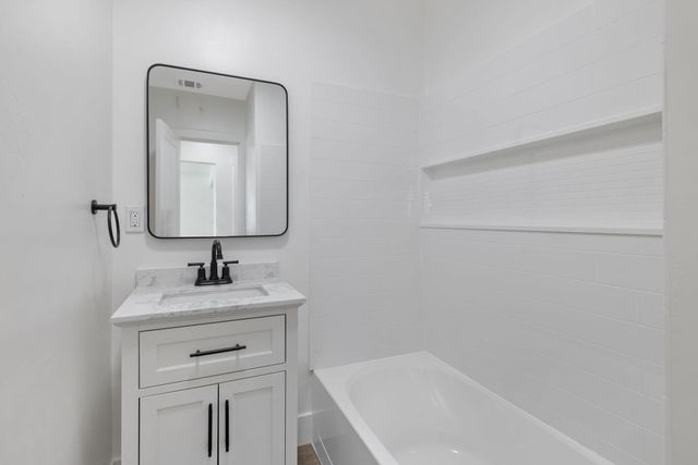 620 Mariposa Avenue, Tulare, CA 93274