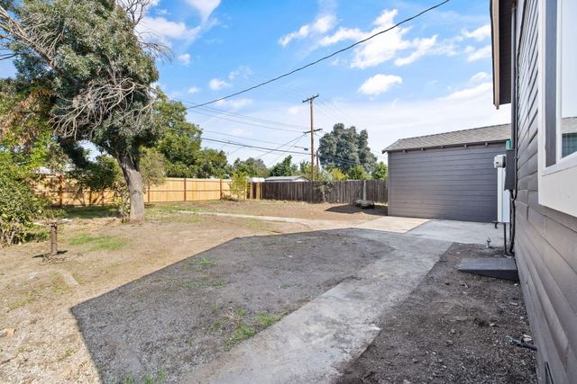 620 Mariposa Avenue, Tulare, CA 93274