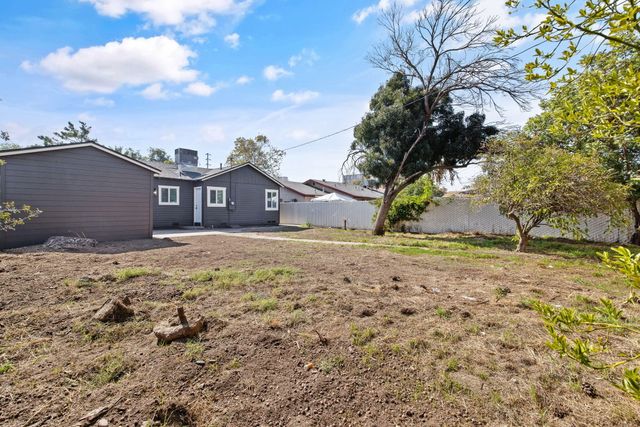 620 Mariposa Avenue, Tulare, CA 93274