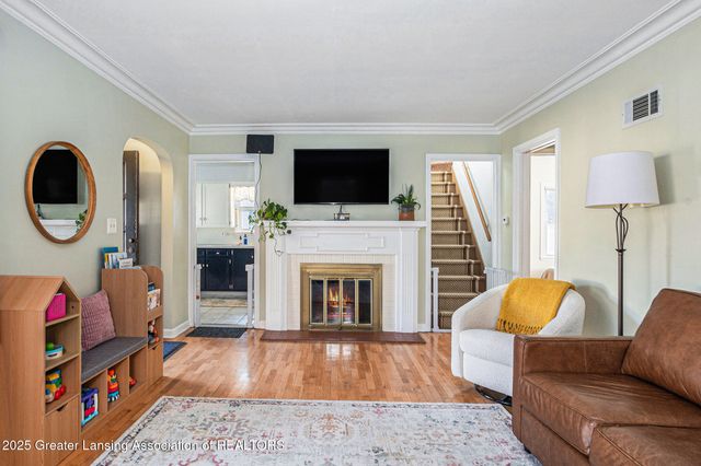 1620 Clifton Avenue, Lansing, MI 48910