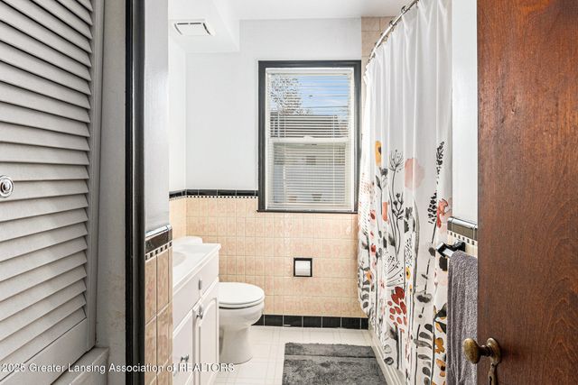 1620 Clifton Avenue, Lansing, MI 48910