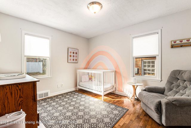 1620 Clifton Avenue, Lansing, MI 48910