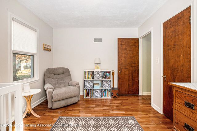 1620 Clifton Avenue, Lansing, MI 48910