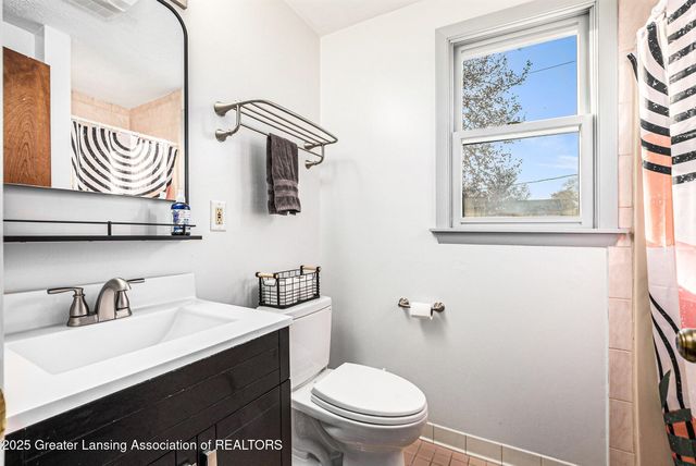 1620 Clifton Avenue, Lansing, MI 48910