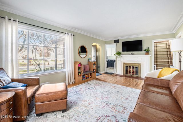 1620 Clifton Avenue, Lansing, MI 48910