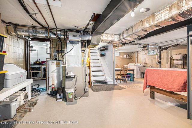 1620 Clifton Avenue, Lansing, MI 48910