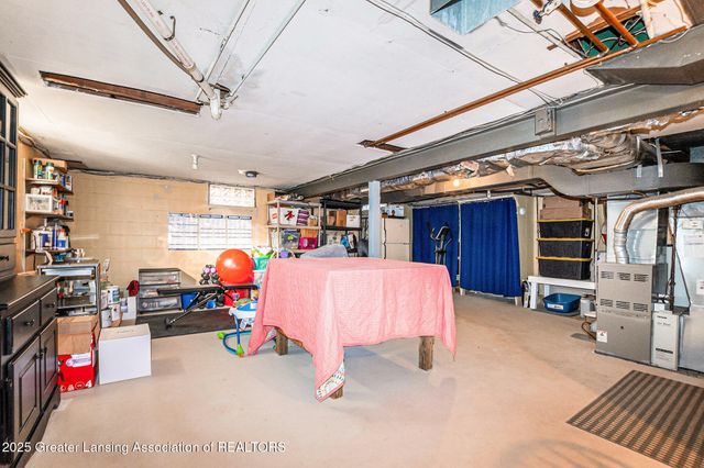 1620 Clifton Avenue, Lansing, MI 48910