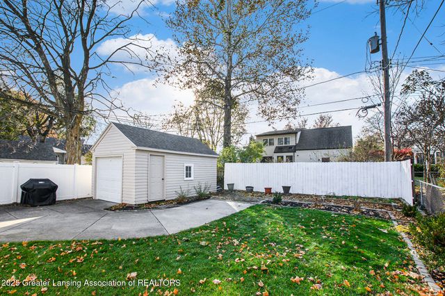 1620 Clifton Avenue, Lansing, MI 48910