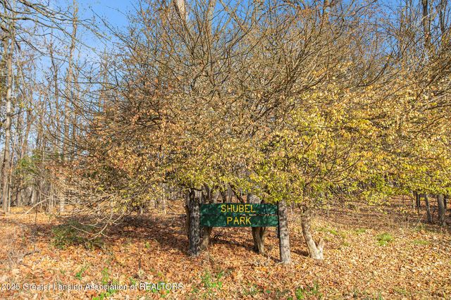 1620 Clifton Avenue, Lansing, MI 48910