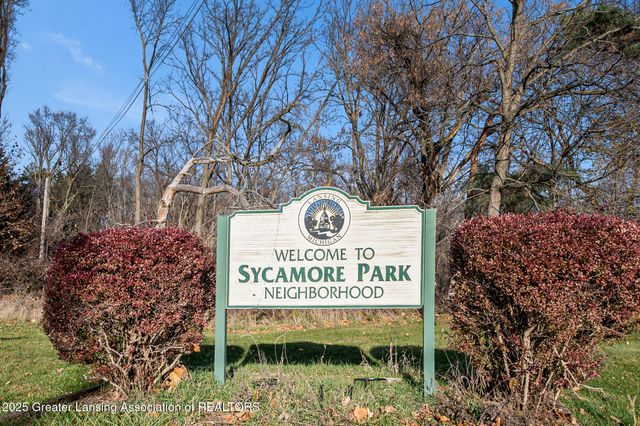 1620 Clifton Avenue, Lansing, MI 48910