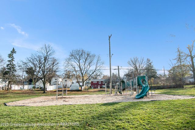 1620 Clifton Avenue, Lansing, MI 48910