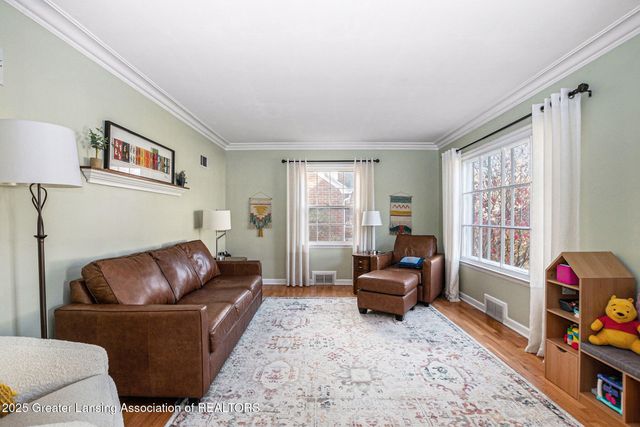 1620 Clifton Avenue, Lansing, MI 48910