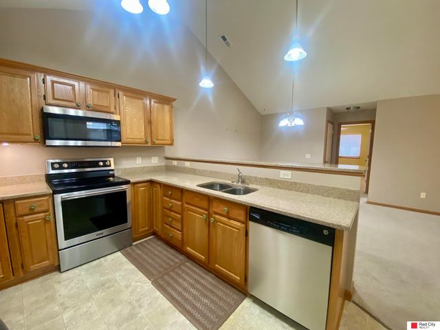 6240 Windhaven Drive, Lincoln, NE 68512