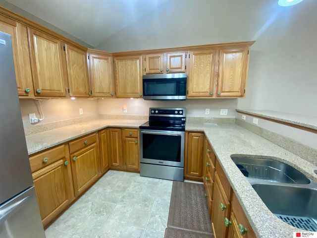 6240 Windhaven Drive, Lincoln, NE 68512