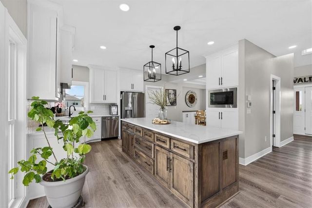 715 S Minter Road, Grain Valley, MO 64029