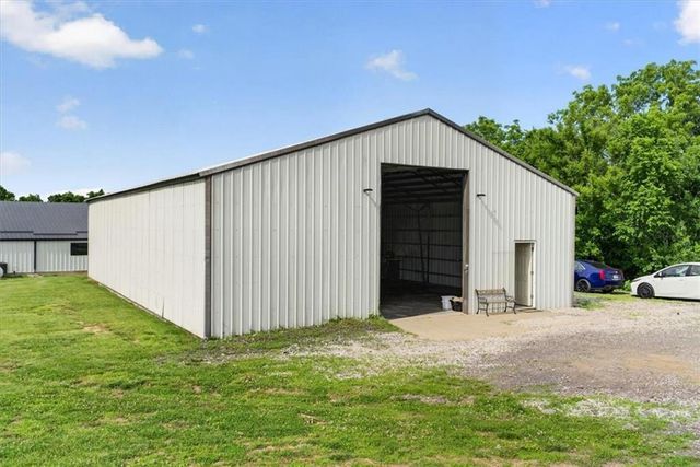 715 S Minter Road, Grain Valley, MO 64029