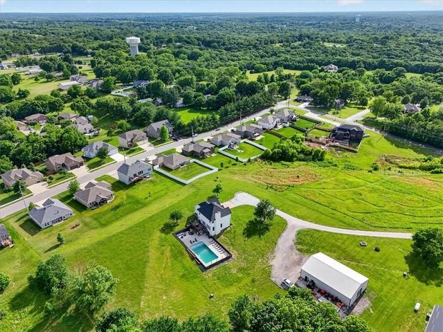 715 S Minter Road, Grain Valley, MO 64029