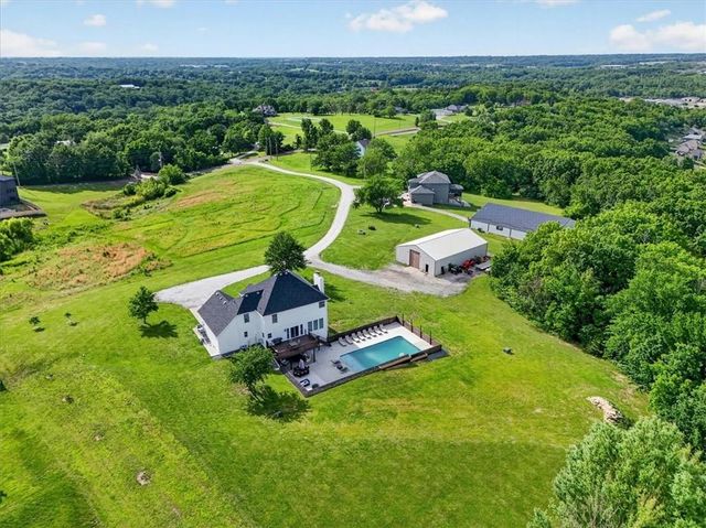 715 S Minter Road, Grain Valley, MO 64029