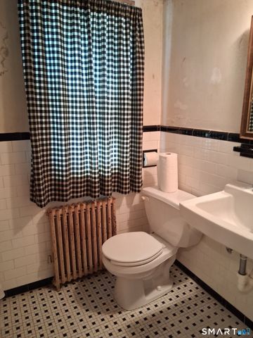 212 Dorrance Street, Hamden, CT 06518