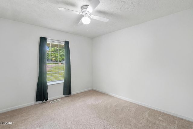 1717 Meadow Ridge Circle, Sevierville, TN 37862