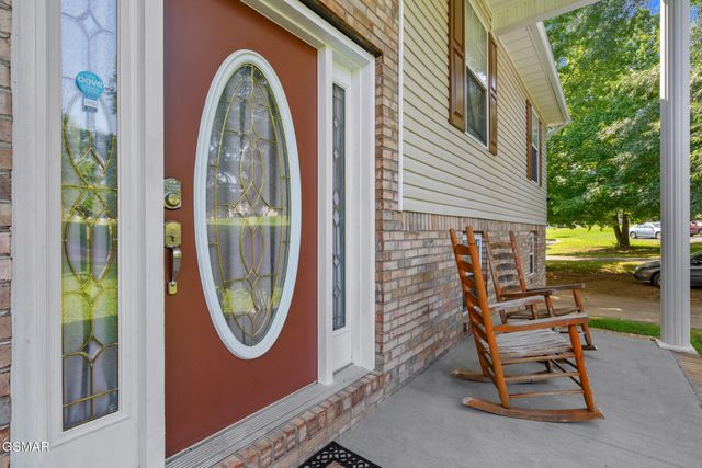 1717 Meadow Ridge Circle, Sevierville, TN 37862