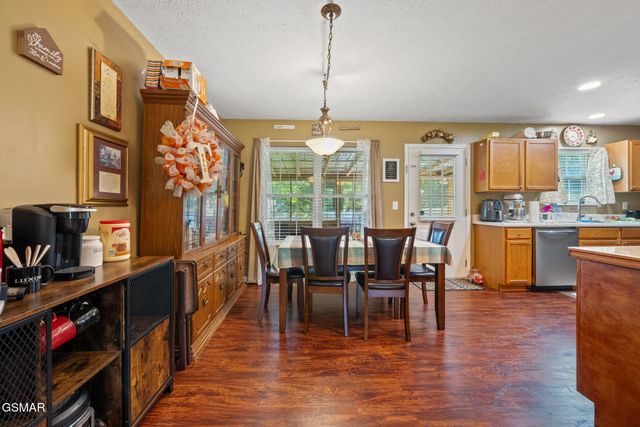 1717 Meadow Ridge Circle, Sevierville, TN 37862